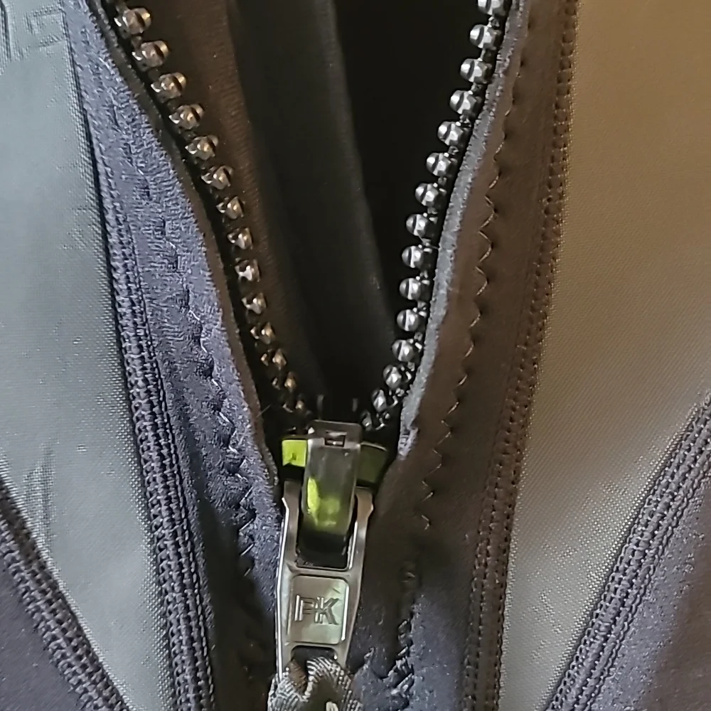 O'Neill Black Wetsuit - Picture 7 of 11